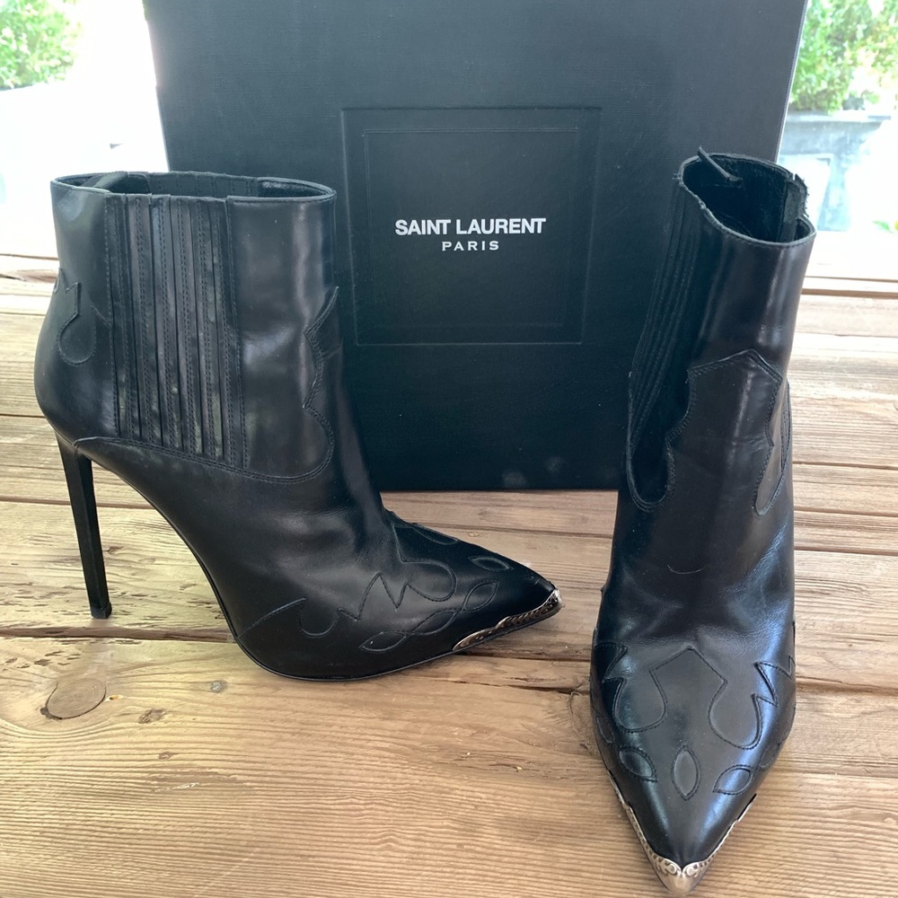 YSL black boot  Yve Saint Laurent booty